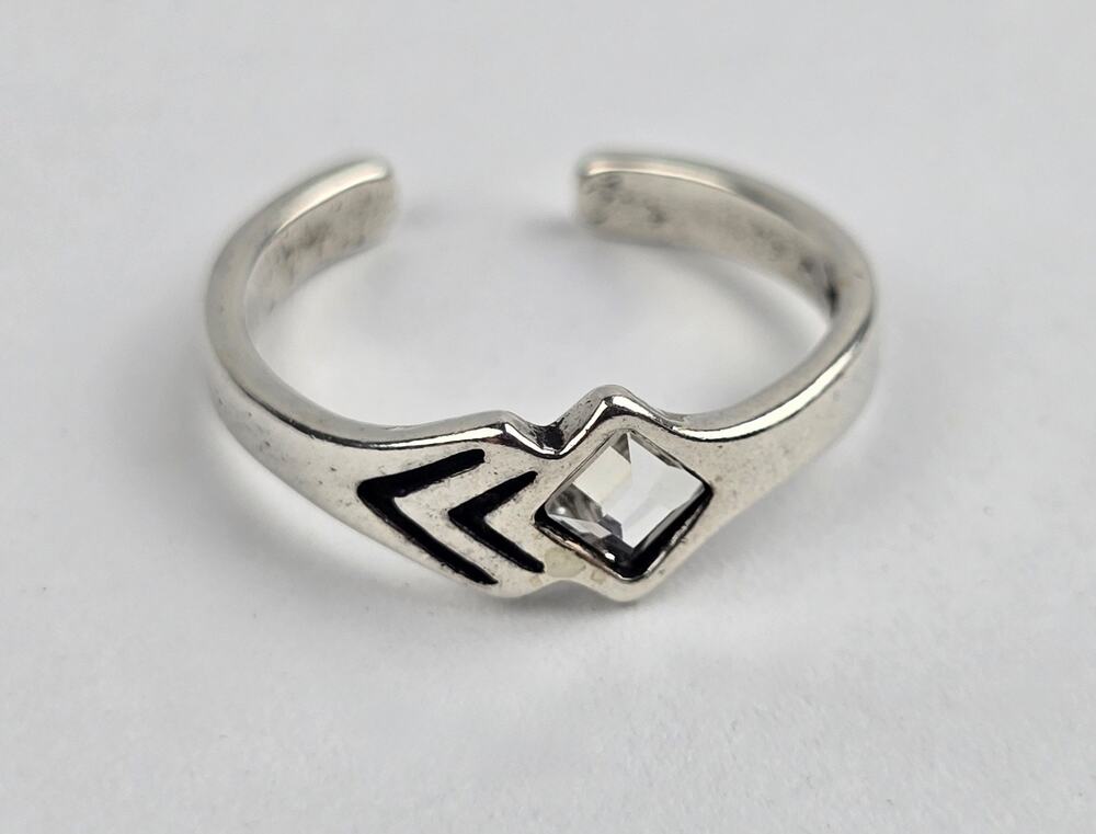 Silpada Sterling silver toe ring Arrow & rhinestone adjustable size